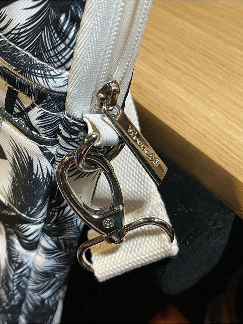 Canvaslife Messenger Bag /Black & White Palm Tree Print